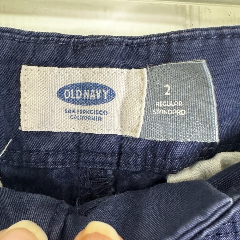 Old Navy Cuffed Bermuda Shorts 7” in Navy Women’s Sz 2 - Picture 6 of 9